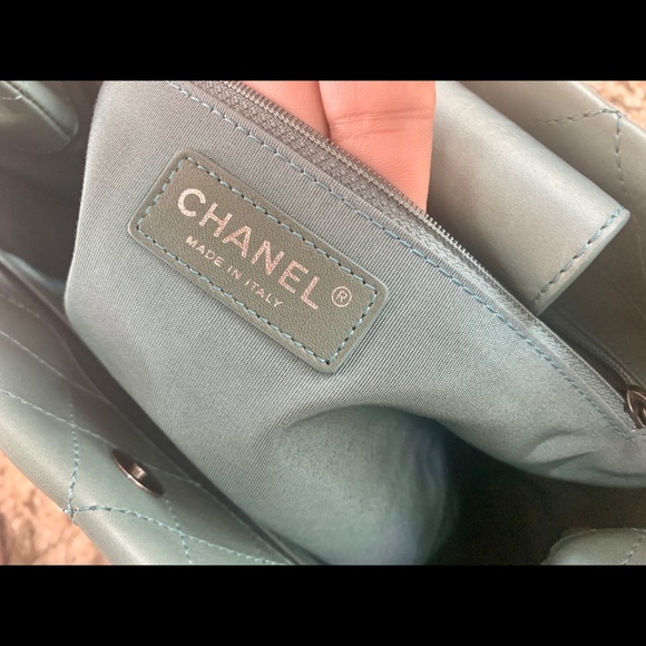Chanel quilted shopping tote like new - Picture 5 of 6